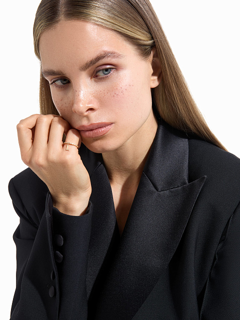 Yellow gold ring with an L letter pendant with diamonds, 3