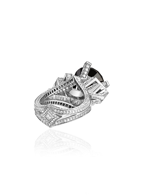 White gold ring with black diamond, 6