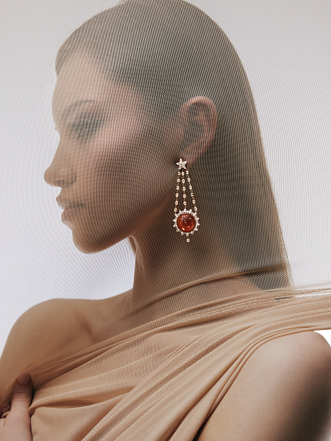 Gold, Carnelian Cameo & Pear-cut Yellow Diamonds Earrings , 4