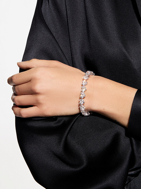 Bracelet with LG heart-cut diamonds, 2