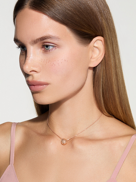 Rose gold pendant necklace, 4