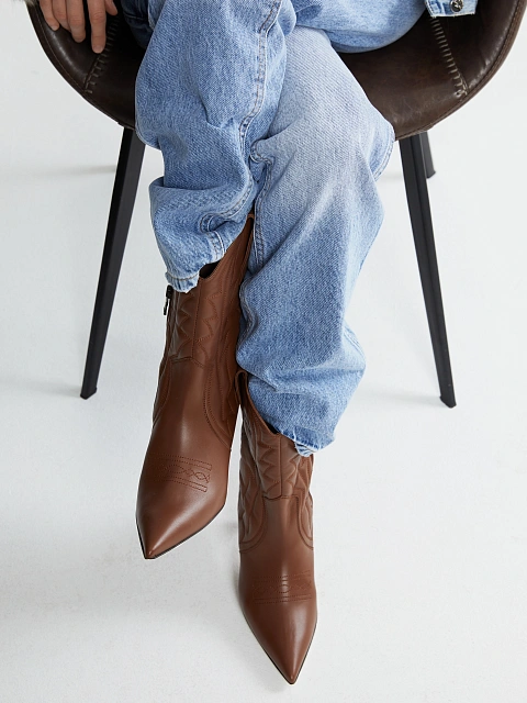 Brown Leather High Heel Cowboy Boots, 6