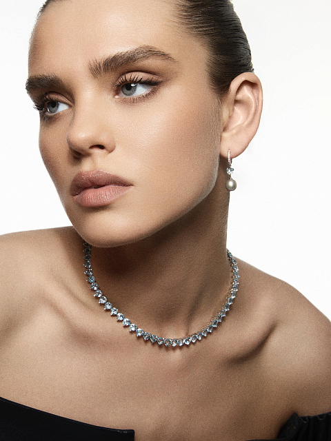 White gold necklace with Sky topazes in heart cut, 2