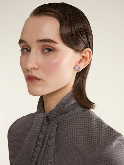 White gold stud earrings with chalcedony and diamonds, 2