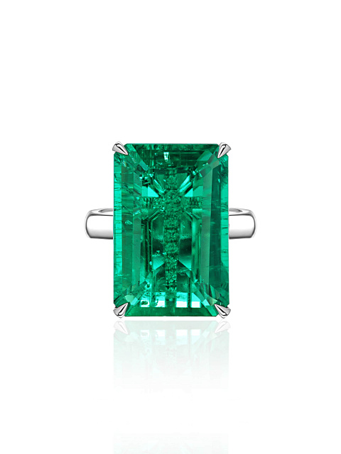 Ring with octagon-cut emerald, 4