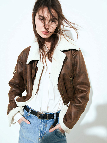 Brown cropped faux‑fur shearling jacket, 2