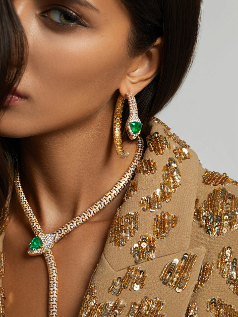 Trillion Emerald, Round Emerald, Round Diamond & Gold Necklace, 8