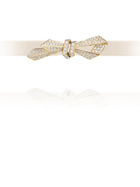Gold & Round-cut Diamonds Bow Pendant, 1