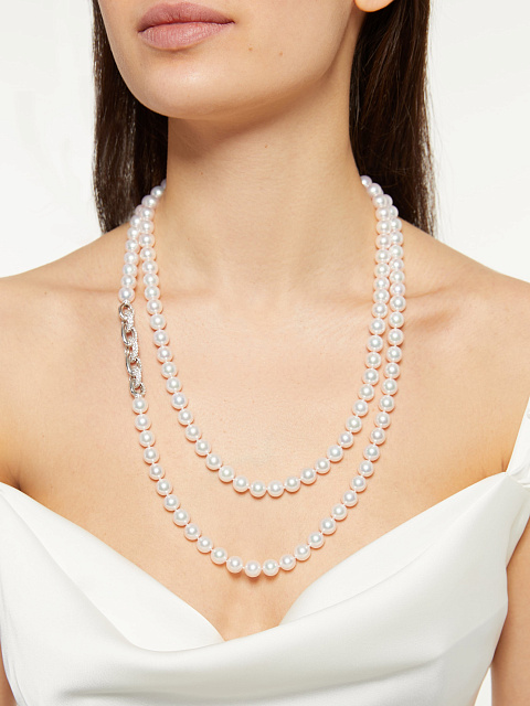 White gold necklace with Akoya pearls, 8