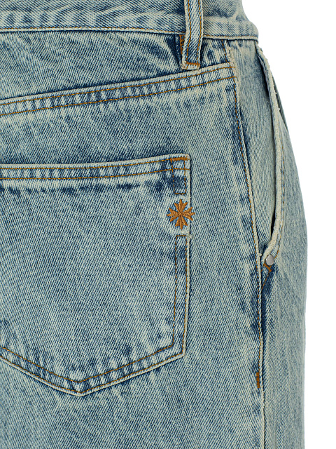Light blue jeans, 4 Light blue jeans, 4