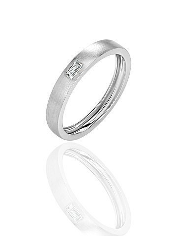 White Gold & Diamond Ring, 1