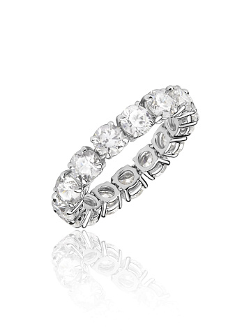 White gold ring with round diamonds, 1
