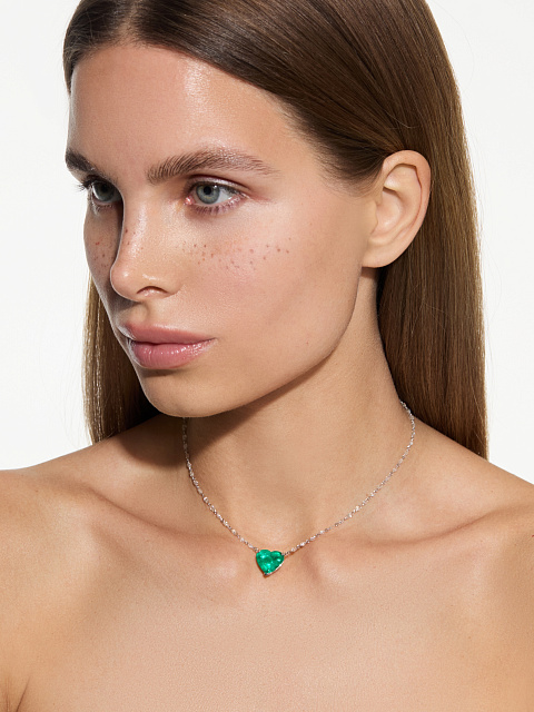 Necklace with heart-cut emerald and diamonds, 2
