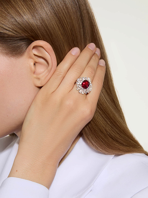 White gold ring with rhodolite and diamonds, 4