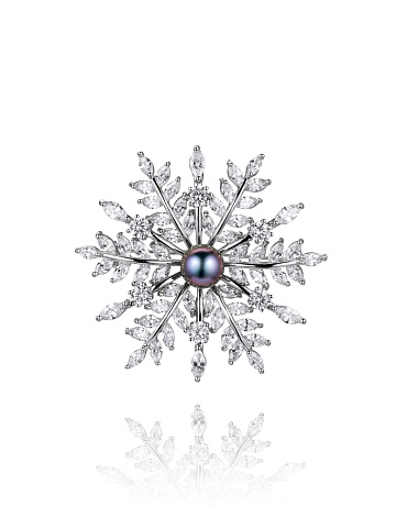 Natural Black Pearl & White Gold Brooch, 1