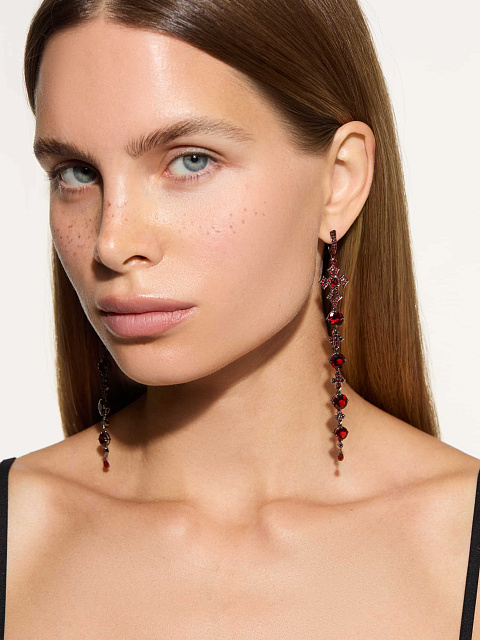 Blackened gold earrings with garnet, 3