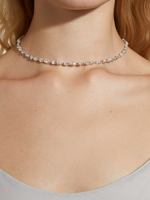 White gold necklace with marquise-cut diamonds, 3