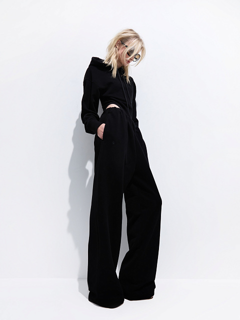 Black fleece sweatpants, 3 Black fleece sweatpants, 3