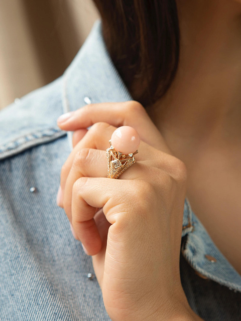 Ring made of rose gold with coral and brown diamonds, 2