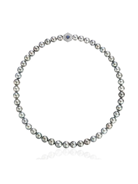 White gold necklace with Tahitian pearls, 1