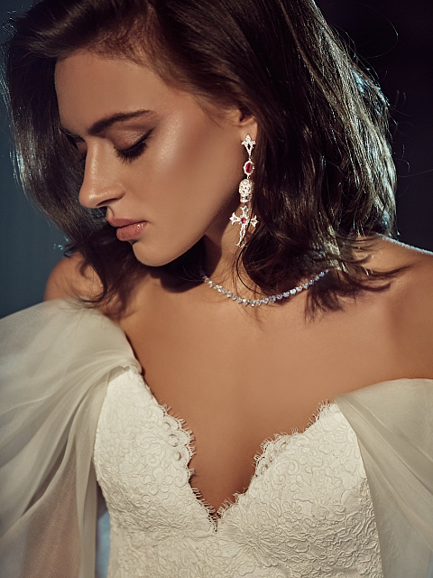 White gold earrings with rubies and diamonds, 4