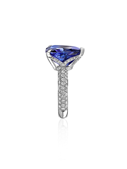 White gold ring with heart-cut tanzanite and diamonds, 7