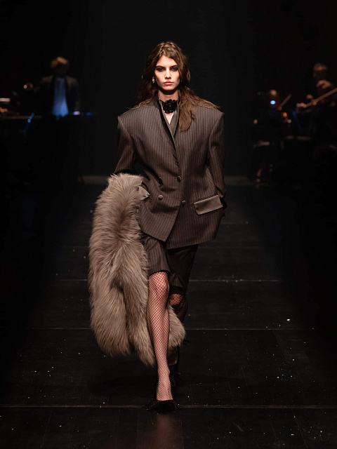 Look #1, 1