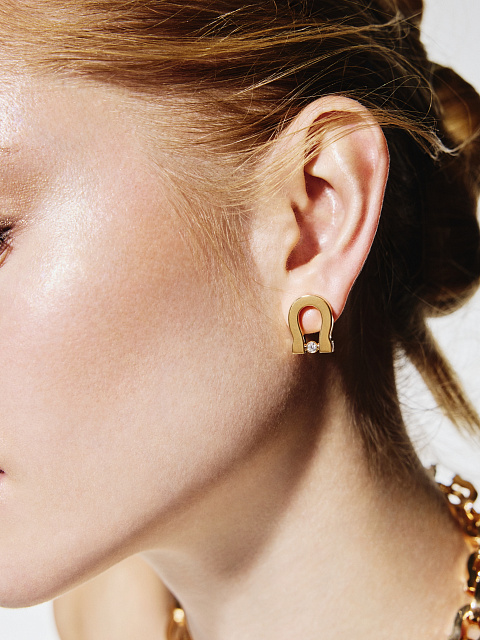 Yellow gold earrings, 2