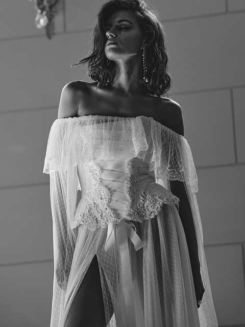 White Maxi Dress With Lace Corset, 4