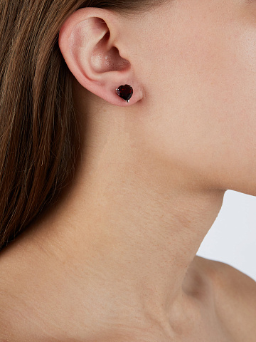 Heart Garnet & White Gold Earrings, 2