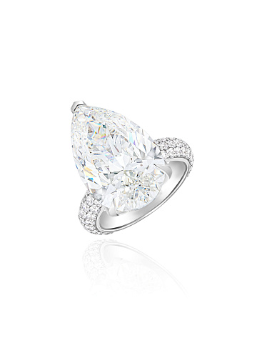 White gold ring with pear-cut diamond, 1