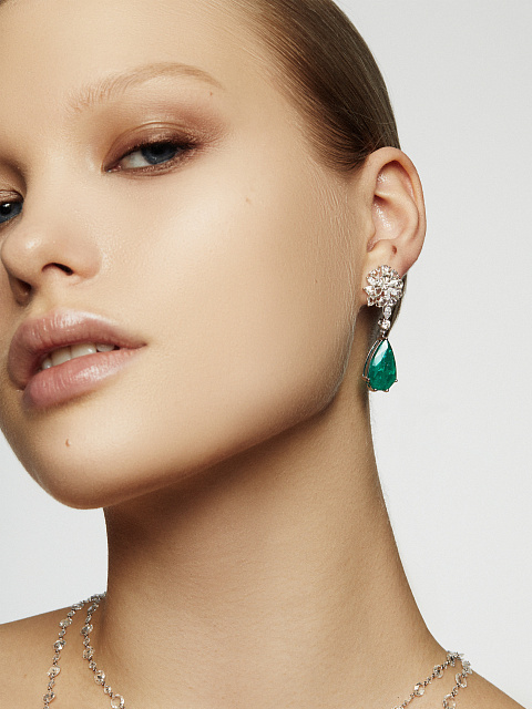 Pear Emerald & Pear Diamond & White Gold Earrings, 11
