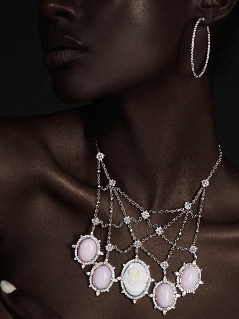 Hoop earrings in white gold and diamonds, 3