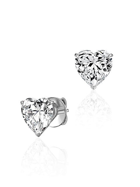 Stud earrings with lab-grown heart-cut diamonds, 1