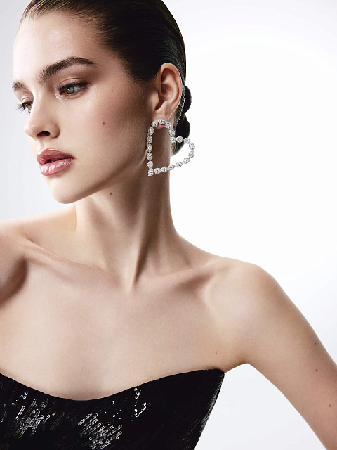 White Gold & Diamond Heart-Shaped Earrings, 3