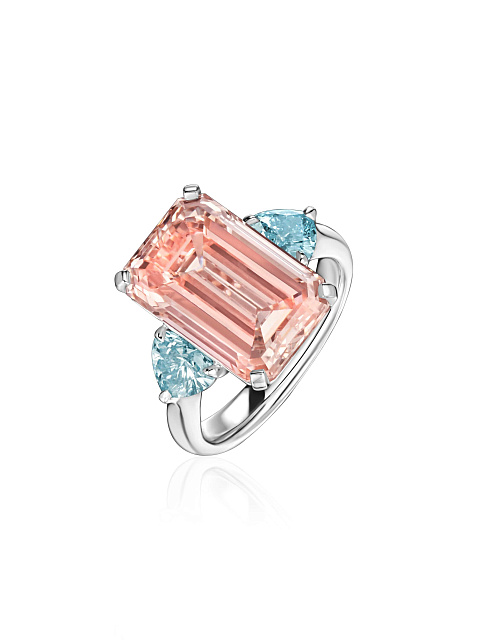 Ring with LG diamonds, 1