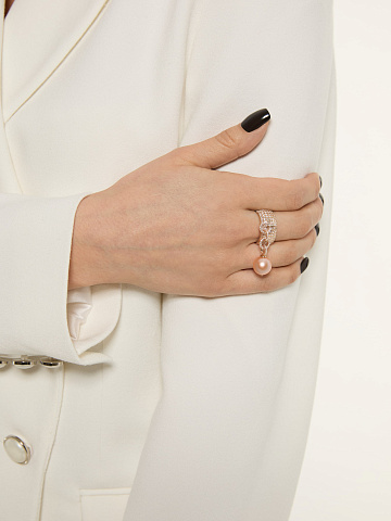 Rose gold ring with diamonds and peach pearl, 2