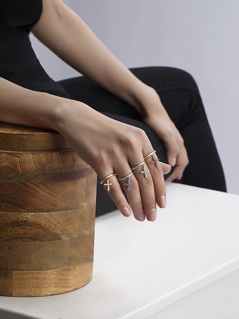 Gold ring with cross pendant with round-cut rubies, 2