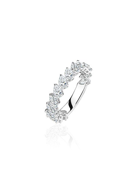 Ring with LG pear-cut diamonds, 1