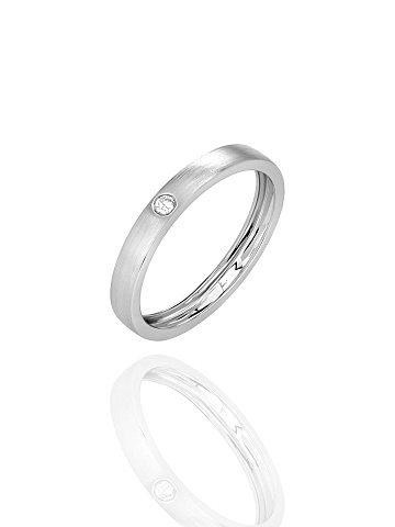 White Gold & Round Diamond Ring, 1