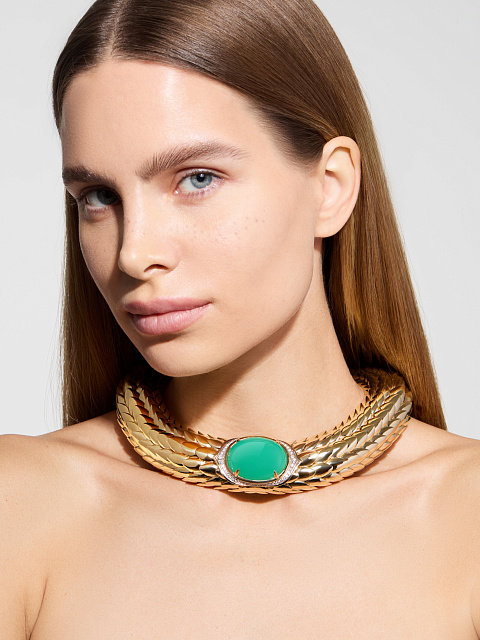 Necklace with chrysoprase, 4