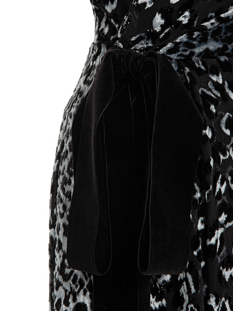 Devoré velvet dress, 3 Devoré velvet dress, 3