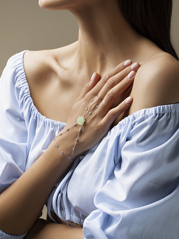 Slave bracelet in white gold with chalcedony, sapphires and diamonds, 2