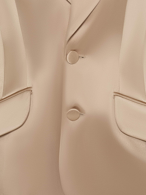Beige silk three-piece suit, 6 Beige silk three-piece suit, 6