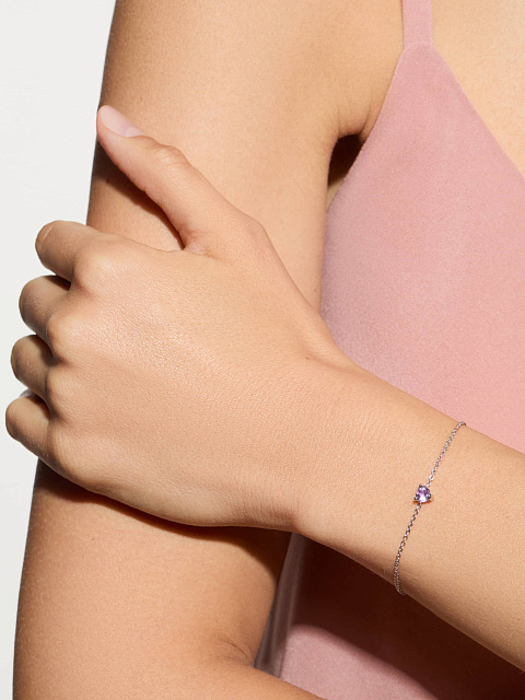 White gold bracelet with a heart-cut amethyst, 3
