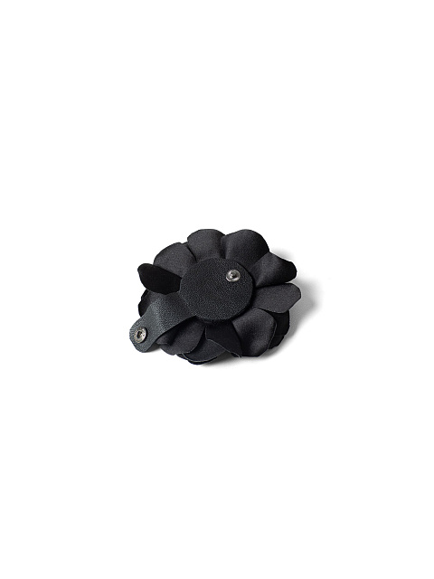 Black flower brooch, 4