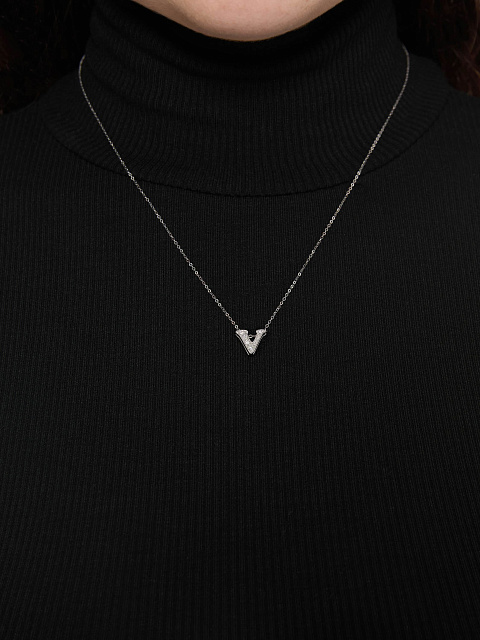 White gold necklace with a pendant in the shape of the letter V, 2