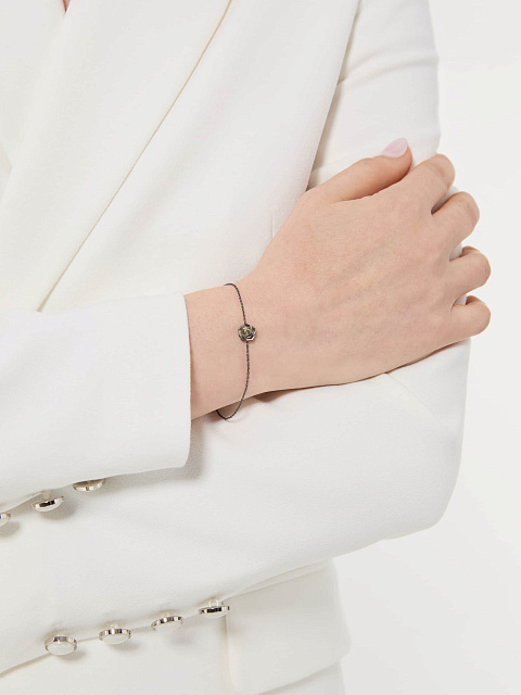 Bracelet made of oxidized gold with a rose of black carved mother-of-pearl, 2