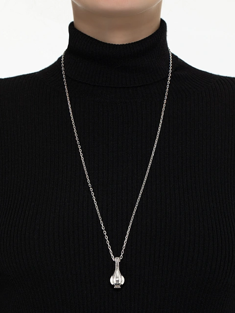 White gold necklace with garlic-shaped pendant, 2