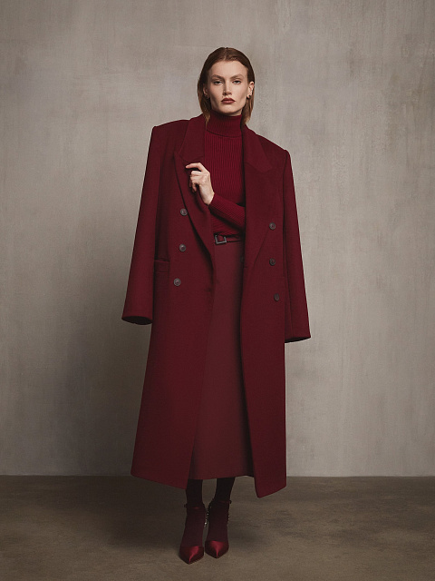 Burgundy double-breasted coat with shaped lapels, 4 Burgundy double-breasted coat with shaped lapels, 4
